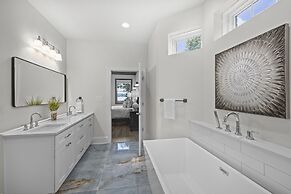 Make a Big Splash in 7BR Lake Norman Home!