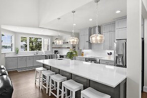 Make a Big Splash in 7BR Lake Norman Home!