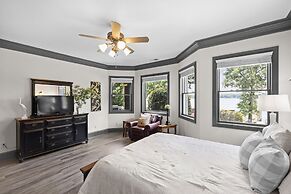 Make a Big Splash in 7BR Lake Norman Home!