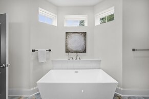 Make a Big Splash in 7BR Lake Norman Home!