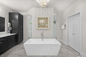 Make a Big Splash in 7BR Lake Norman Home!