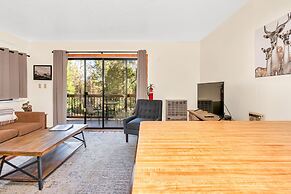 Cozy Corner Yosemite Studio Close to it All!