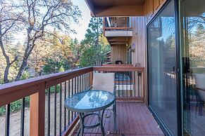 Cozy Corner Yosemite Studio Close to it All!