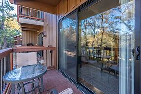 Cozy Corner Yosemite Studio Close to it All!