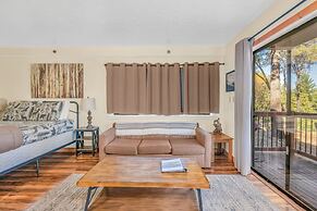 Cozy Corner Yosemite Studio Close to it All!