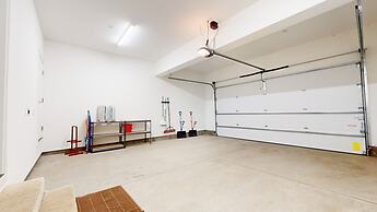 An Adventure of a Lifetime- 3 Bdr, 5 Min to Skiing