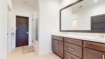 An Adventure of a Lifetime- 3 Bdr, 5 Min to Skiing