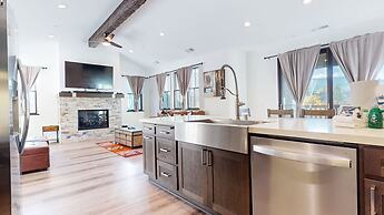 An Adventure of a Lifetime- 3 Bdr, 5 Min to Skiing