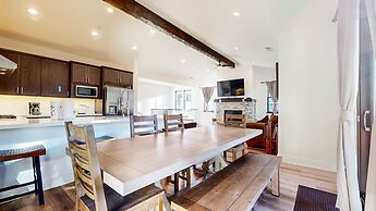 An Adventure of a Lifetime- 3 Bdr, 5 Min to Skiing