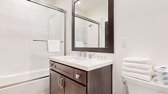 An Adventure of a Lifetime- 3 Bdr, 5 Min to Skiing