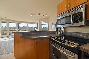 Riverview Retreat Picturesque 2 BDR in Resort!