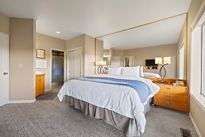 Riverview Retreat Picturesque 2 BDR in Resort!