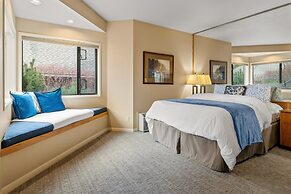 Riverview Retreat Picturesque 2 BDR in Resort!