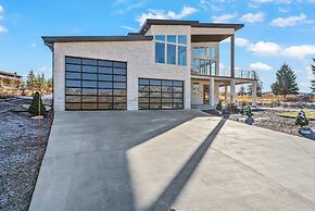 Gorgeous Lower Level of Stunning House Overlooking Swaner Nature Prese