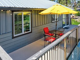 Modern 2bd Cabin With Stunning Views of Bass Lake