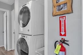 Modern 2bd Cabin With Stunning Views of Bass Lake