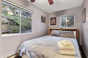 Ski In, Ski Out! 3 BDR Steps From Stagecoach Lift