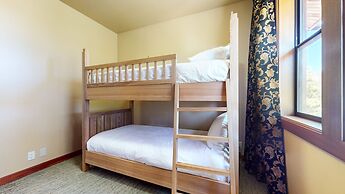 Gorgeous Condo at Obsidian Clubhouse Downstairs