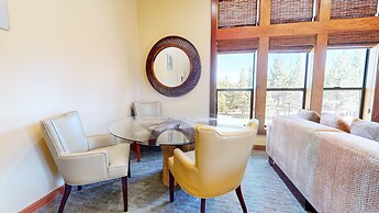 Gorgeous Condo at Obsidian Clubhouse Downstairs