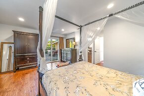 Fully Updated 3 BDR Seaside Home Minutes to Beach!