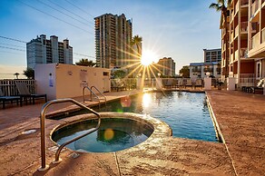 Whale of a Time Resort Home for 6, Walk to Beach