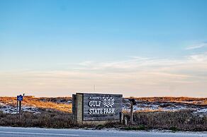 Whale of a Time Resort Home for 6, Walk to Beach