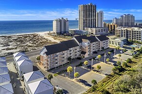 Whale of a Time Resort Home for 6, Walk to Beach