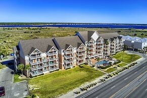 Whale of a Time Resort Home for 6, Walk to Beach