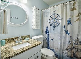 Whale of a Time Resort Home for 6, Walk to Beach