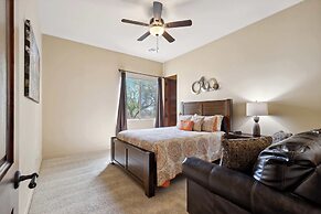 East Mesa Desert and Mountain Views: 5br, Pool
