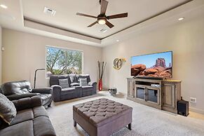 East Mesa Desert and Mountain Views: 5br, Pool