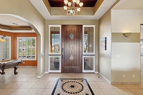 East Mesa Desert and Mountain Views: 5br, Pool