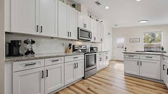 The Oak Hideaway Pet Friendly 3bd!