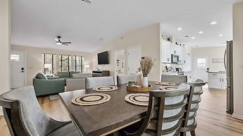 The Oak Hideaway Pet Friendly 3bd!