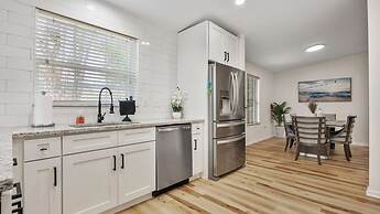 The Oak Hideaway Pet Friendly 3bd!