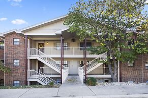 Great Escape II - Resort Style 2 BDR Condo on Golf Course w/ Pool!