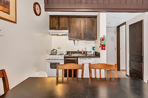 Eagles Nest Amazing Loft Condo in Yosemite West!