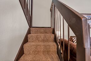 Eagles Nest Amazing Loft Condo in Yosemite West!