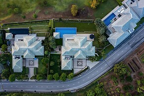 Luxury Mansion On Golf Course - BMG5