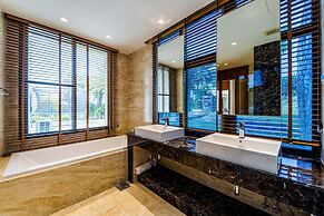 Luxury Mansion On Golf Course - BMG5
