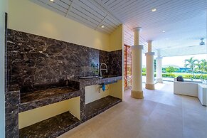 Luxury Mansion On Golf Course - BMG5