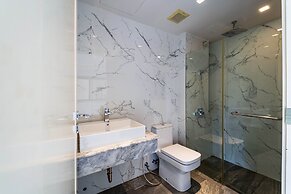 Luxury Mansion On Golf Course - BMG5