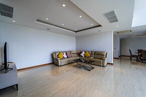 Luxury Mansion On Golf Course - BMG5