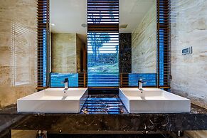 Luxury Mansion On Golf Course - BMG5