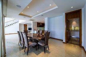 Luxury Mansion On Golf Course - BMG5