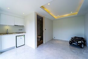 Luxury Mansion On Golf Course - BMG5