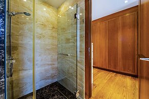 Luxury Mansion On Golf Course - BMG5