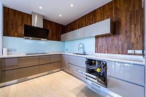 Luxury Mansion On Golf Course - BMG5