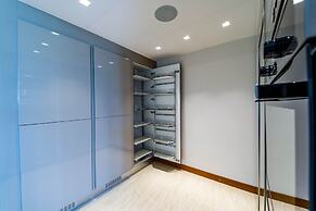 Luxury Mansion On Golf Course - BMG5