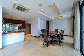 Luxury Mansion On Golf Course - BMG5